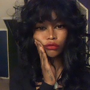 Meet your Posher, Nina